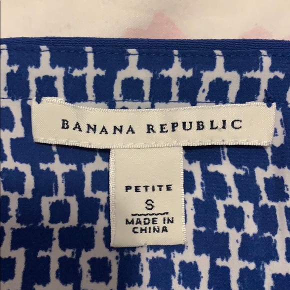 *SOLD* Printed Bananna Republic blouse gold button - Picture 6 of 6